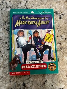 The New Adventures of Mary-Kate and Ashley: Rock & Roll Mystery